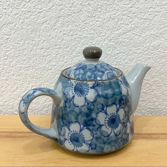 Vintage Asian Blue Floral Porcelain Teapot - Picture 3 of 13